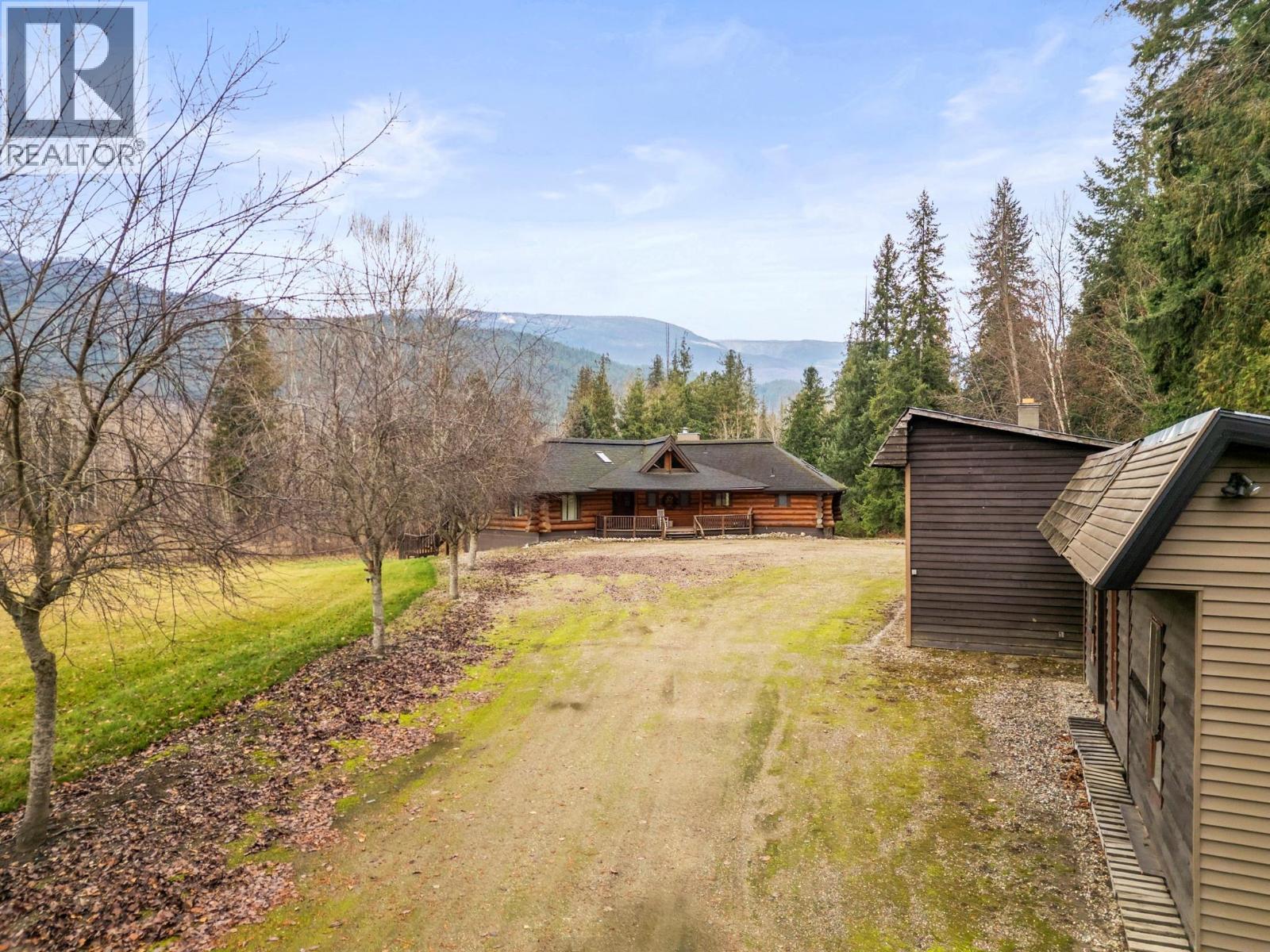 1703 Hillier Road, Sicamous, BC - Outdoor