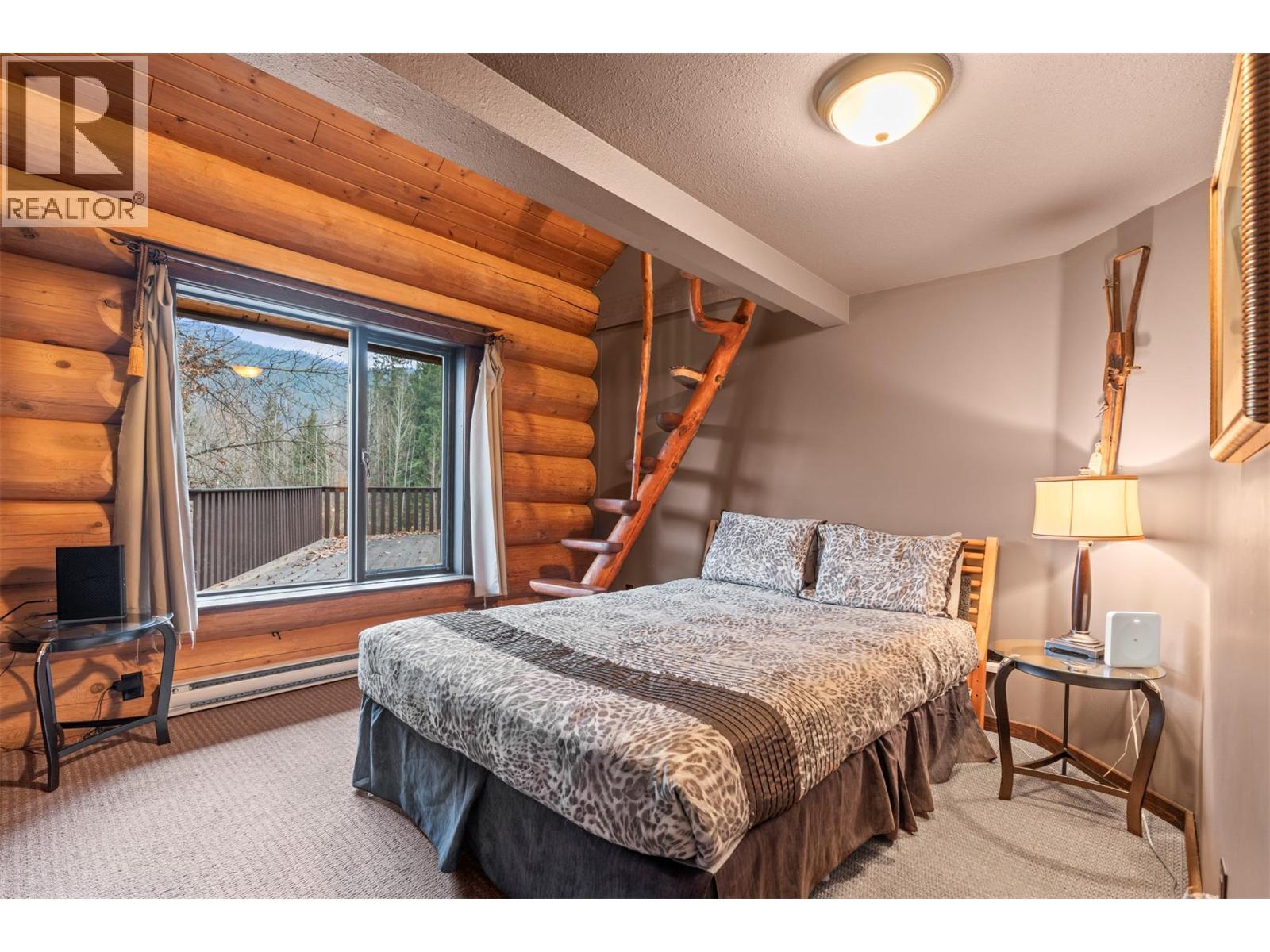 1703 Hillier Road, Sicamous, BC - Indoor Photo Showing Bedroom