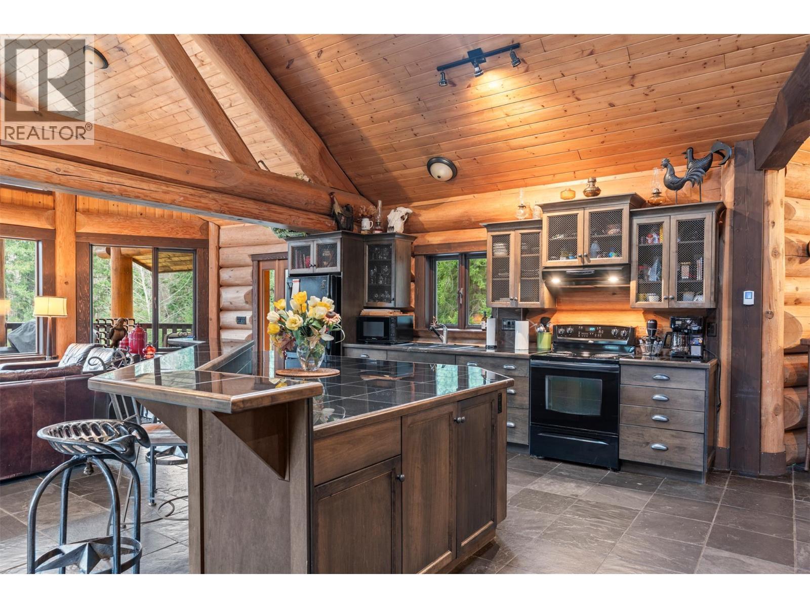 1703 Hillier Road, Sicamous, BC - Indoor Photo Showing Kitchen