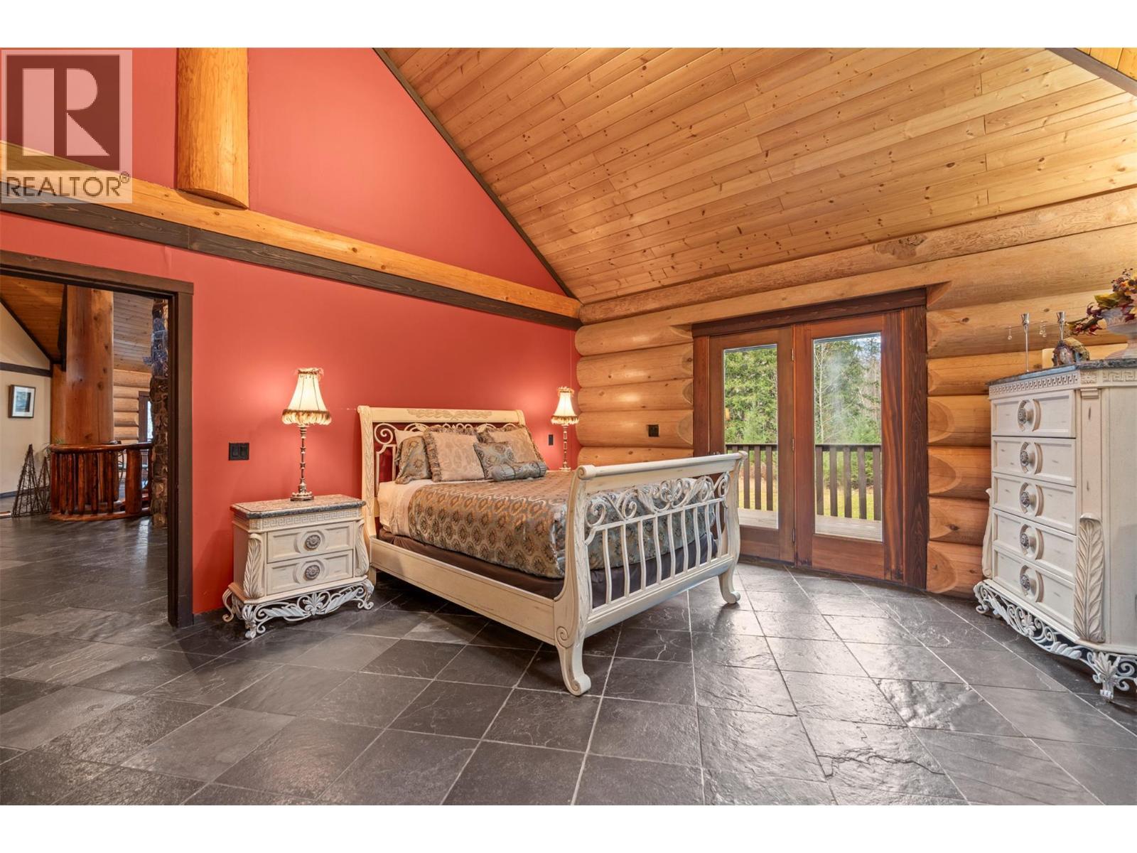 1703 Hillier Road, Sicamous, BC - Indoor Photo Showing Bedroom