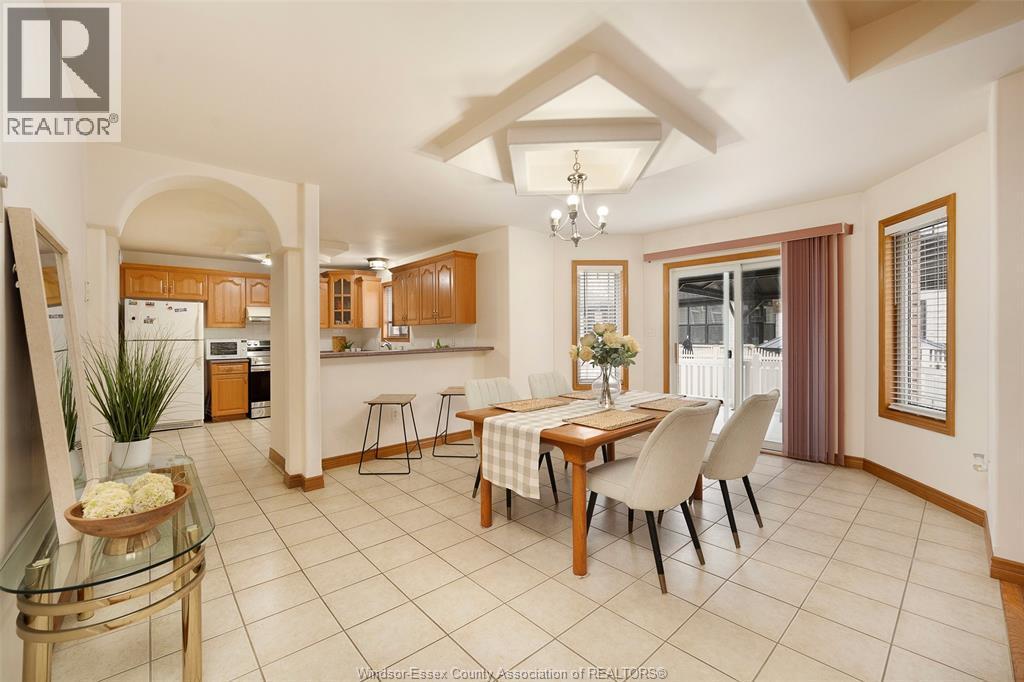 469 John Harvey Crescent, Windsor, ON - Indoor Photo Showing Dining Room
