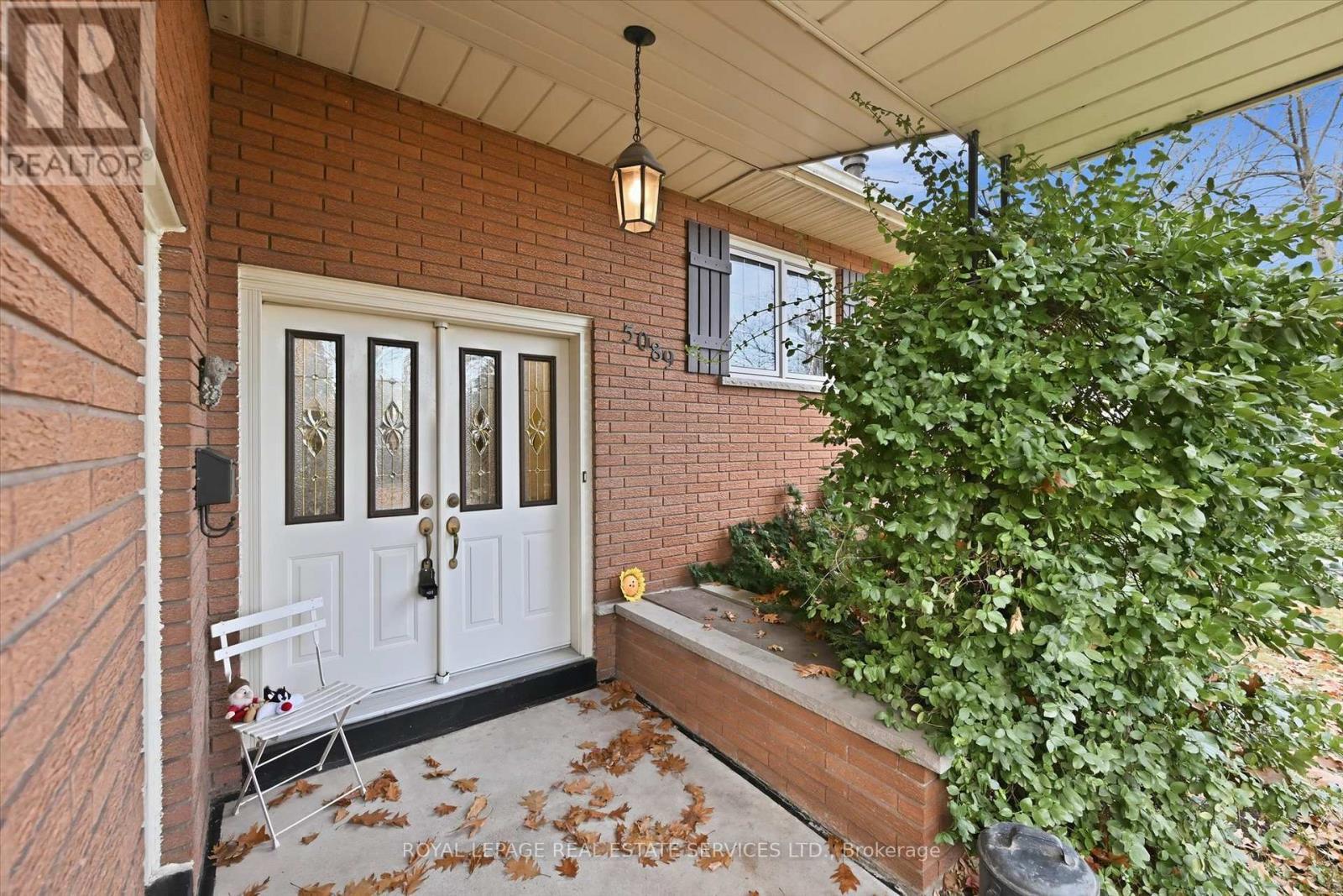 Elegant Double Entrance Doors - 5089 Meadowhill Road, Burlington, ON - Outdoor With Exterior