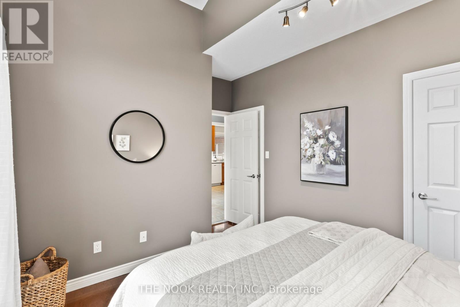 79 South Garden Court, Scugog (Port Perry), ON - Indoor Photo Showing Bedroom