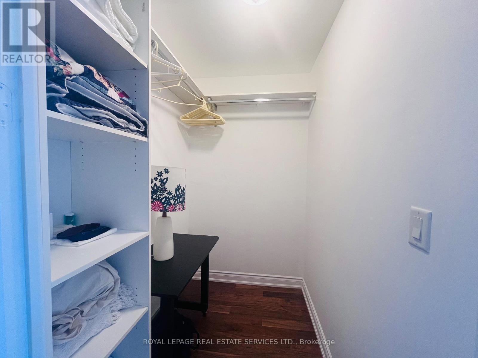 6514 - 388 Yonge Street, Toronto, ON - Indoor With Storage