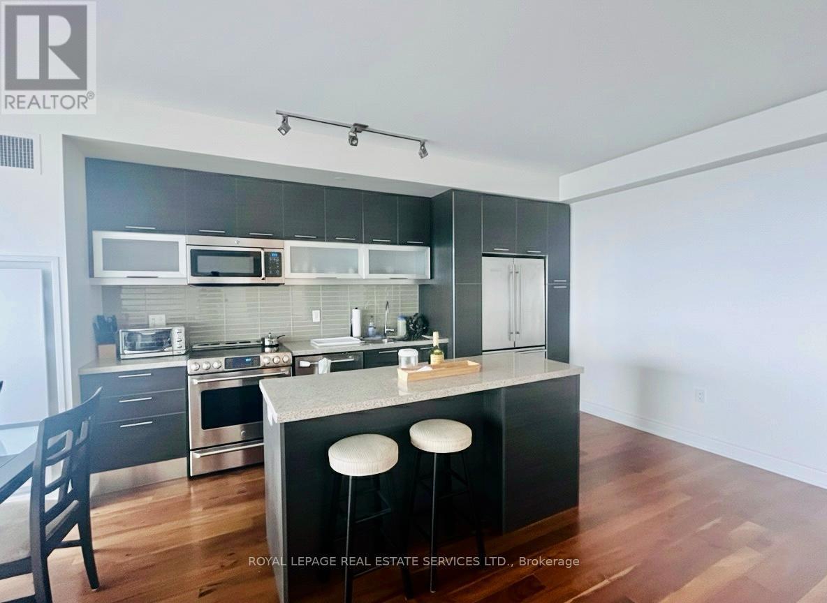 6514 - 388 Yonge Street, Toronto, ON - Indoor Photo Showing Kitchen With Stainless Steel Kitchen With Upgraded Kitchen