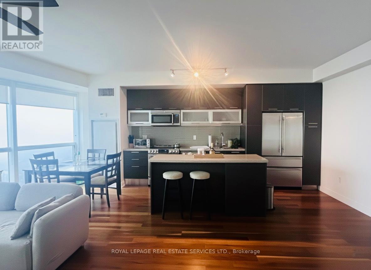6514 - 388 Yonge Street, Toronto, ON - Indoor Photo Showing Kitchen