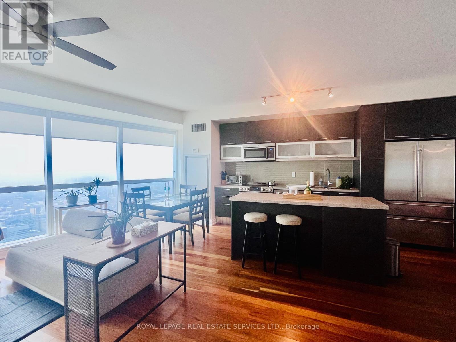 6514 - 388 Yonge Street, Toronto, ON - Indoor