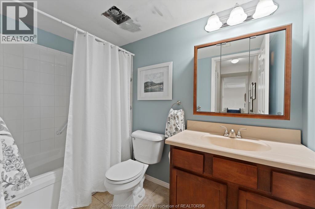 100 Pickering Unit# 403, Amherstburg, ON - Indoor Photo Showing Bathroom