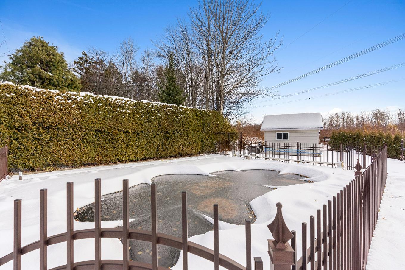 Piscine - 7568 Rue De La Sarcelle, Lévis (Les Chutes-De-La-Chaudière-Est), QC - Outdoor