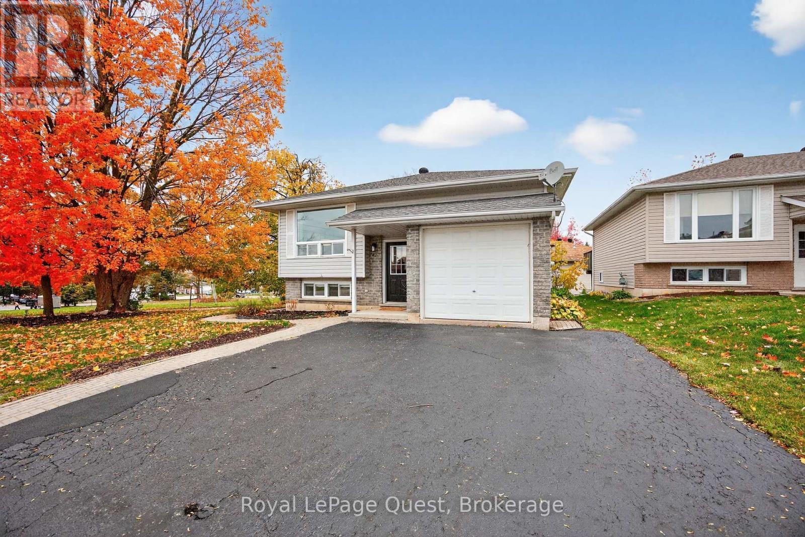 42 Jordon Crescent, Orillia, ON - Outdoor With Facade