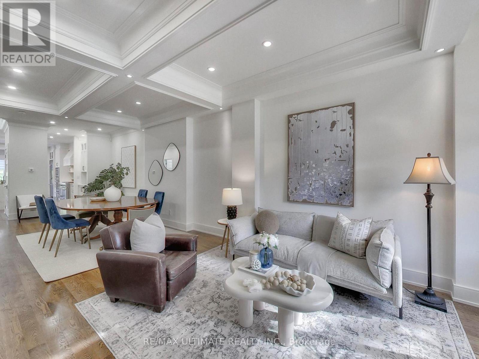 35 Fleming Crescent, Toronto, ON - Indoor Photo Showing Living Room