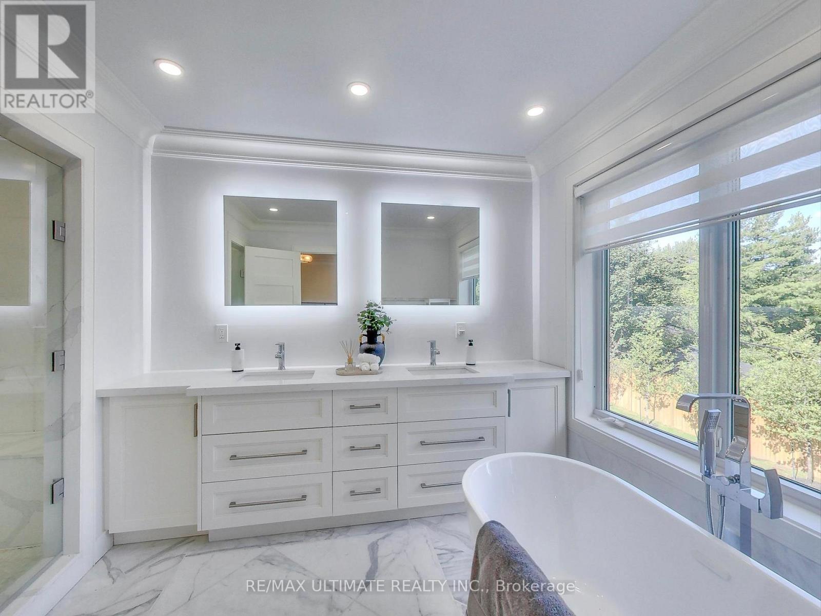 35 Fleming Crescent, Toronto, ON - Indoor Photo Showing Bathroom