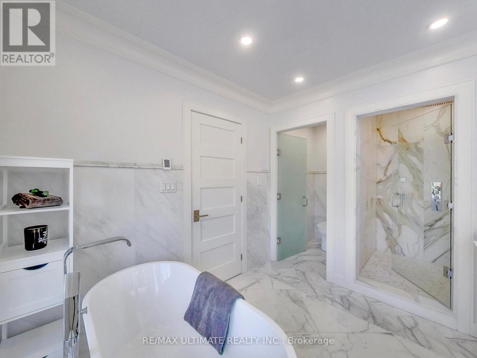 35 Fleming Crescent, Toronto, ON - Indoor Photo Showing Bathroom