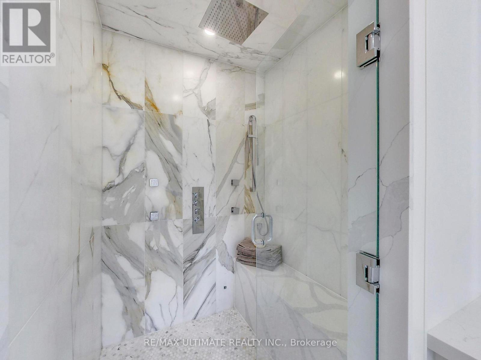 35 Fleming Crescent, Toronto, ON - Indoor Photo Showing Bathroom