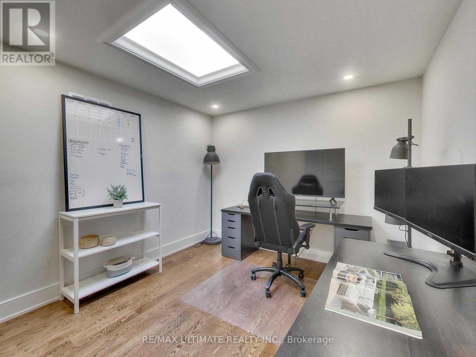 35 Fleming Crescent, Toronto, ON - Indoor Photo Showing Office