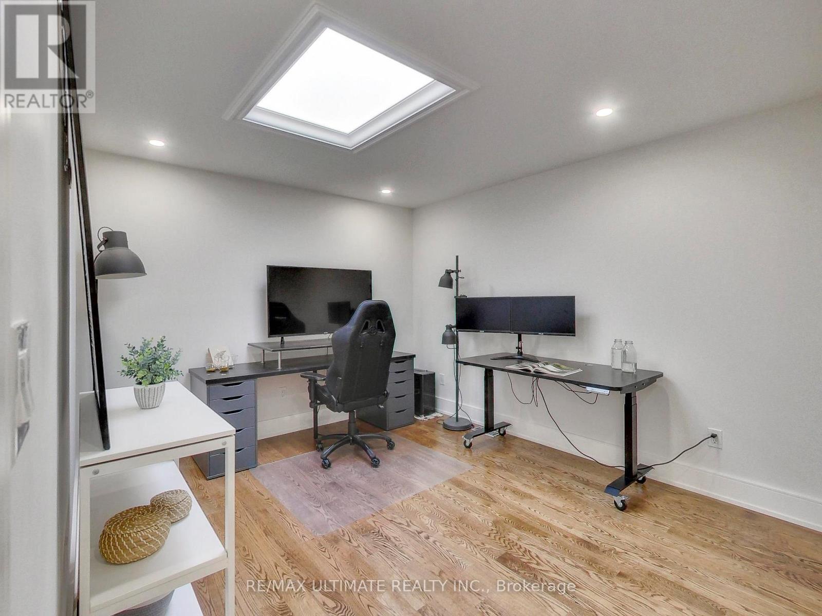 35 Fleming Crescent, Toronto, ON - Indoor Photo Showing Office