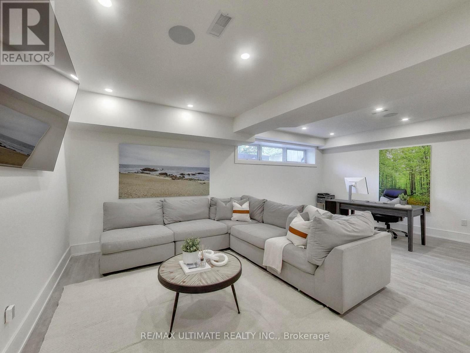 35 Fleming Crescent, Toronto, ON - Indoor