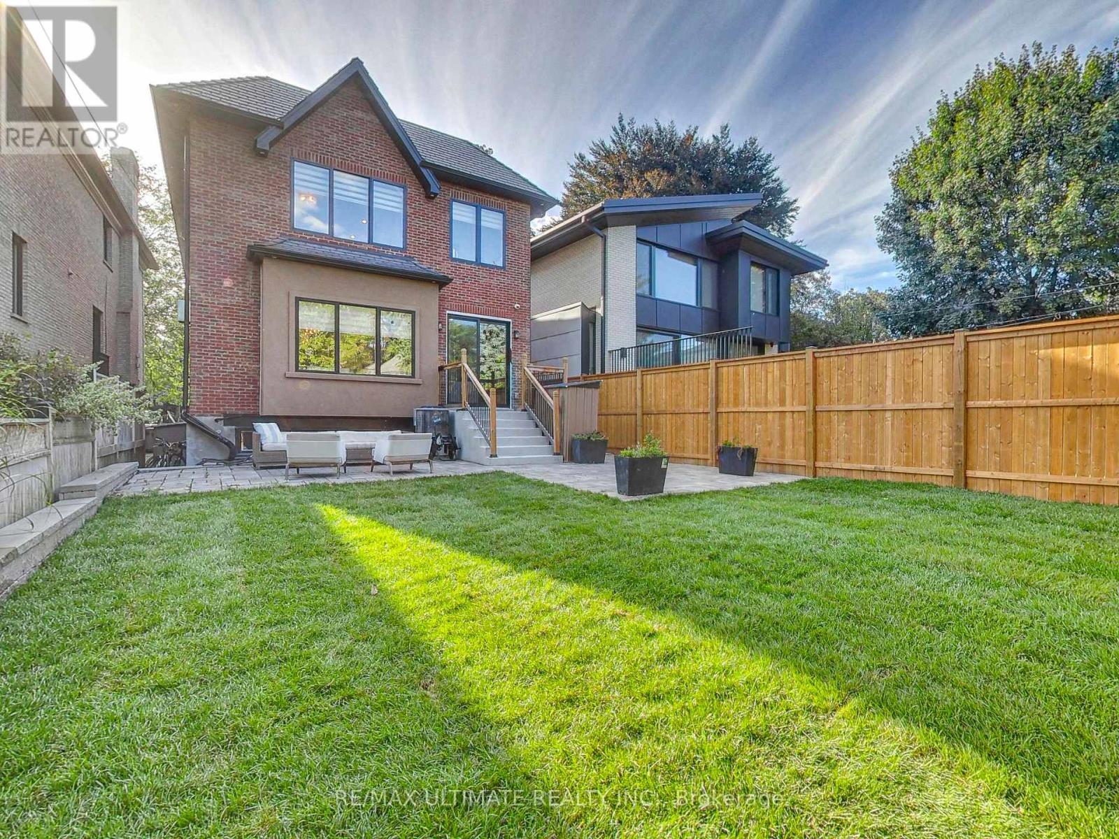 35 Fleming Crescent, Toronto, ON - Outdoor