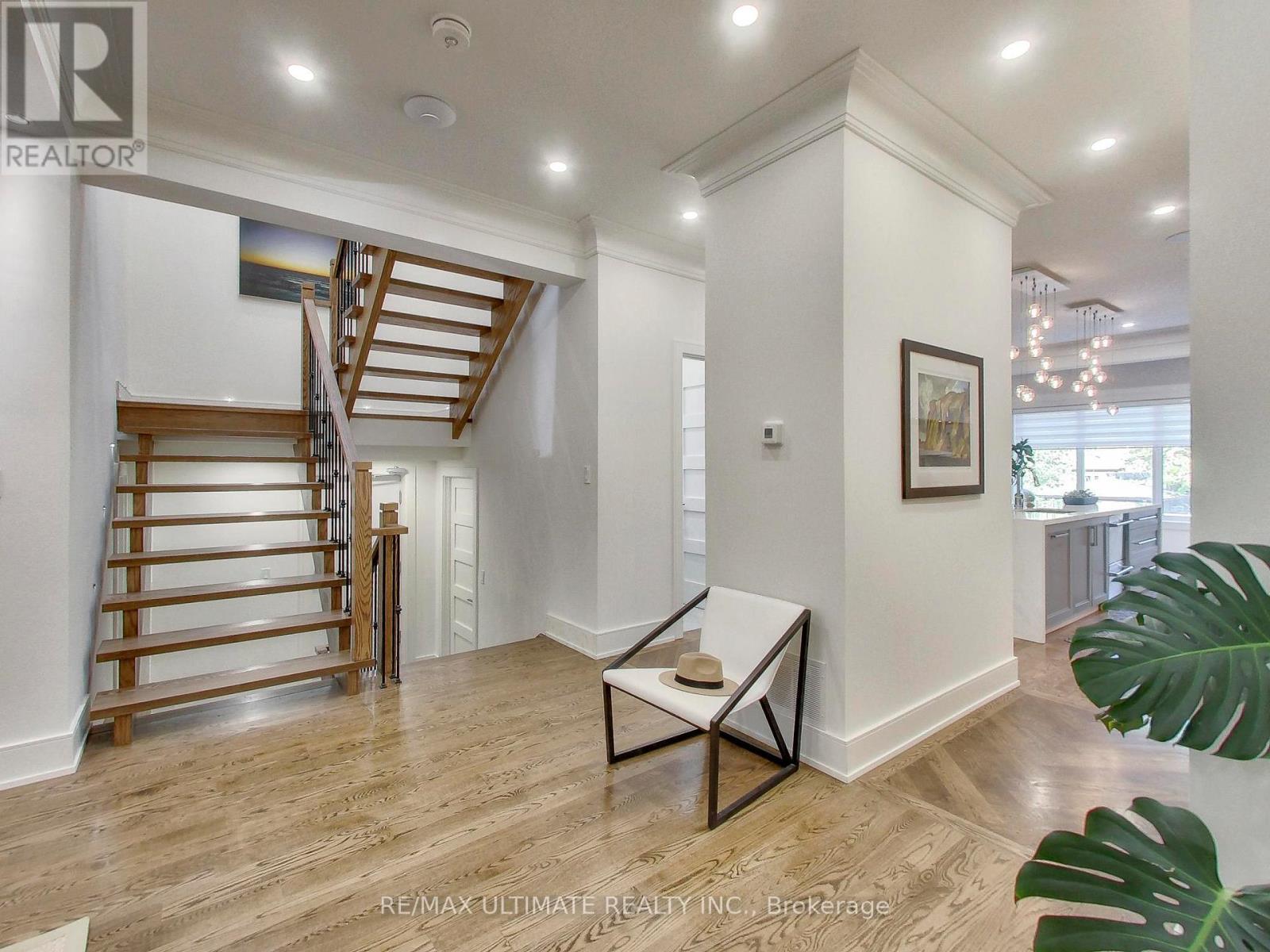 35 Fleming Crescent, Toronto, ON - Indoor Photo Showing Other Room