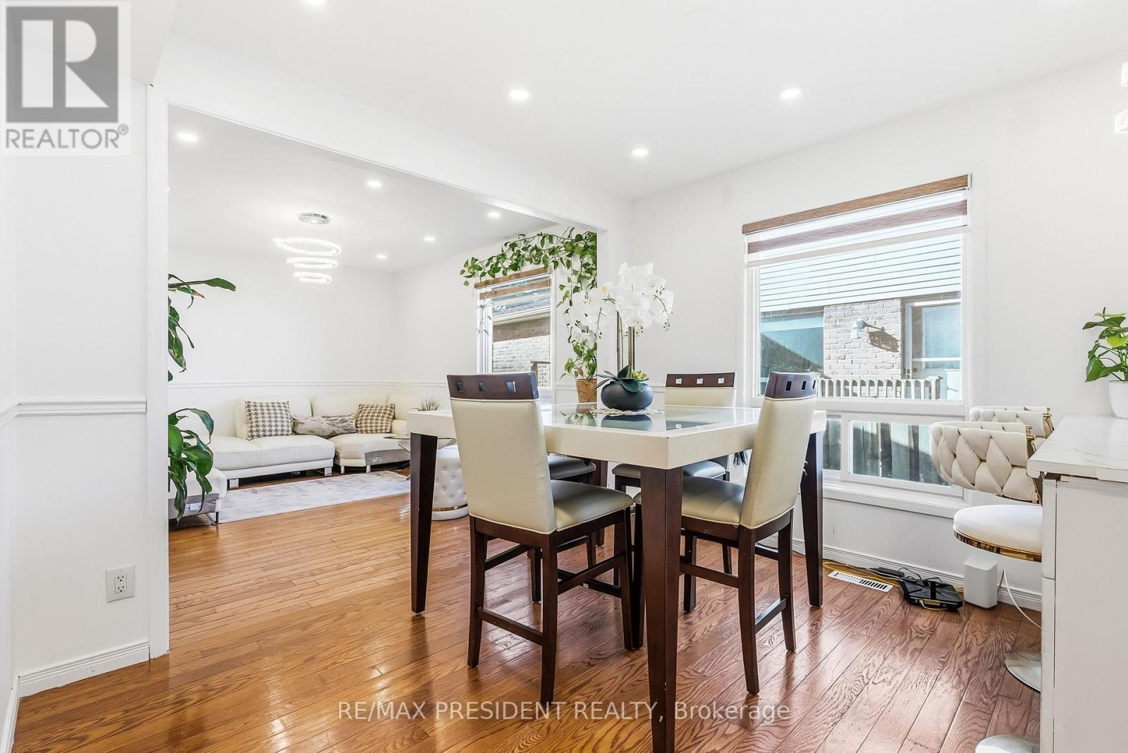 6593 Edenwood Drive, Mississauga, ON - Indoor Photo Showing Dining Room