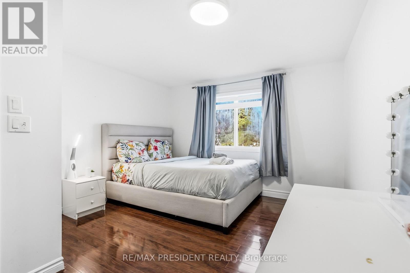 6593 Edenwood Drive, Mississauga, ON - Indoor Photo Showing Bedroom