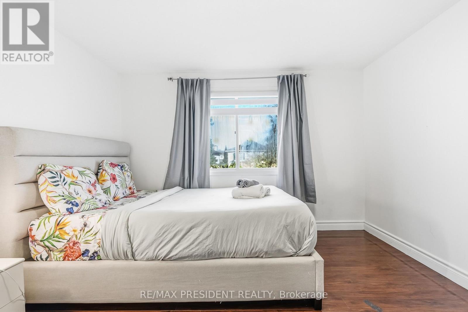 6593 Edenwood Drive, Mississauga, ON - Indoor Photo Showing Bedroom