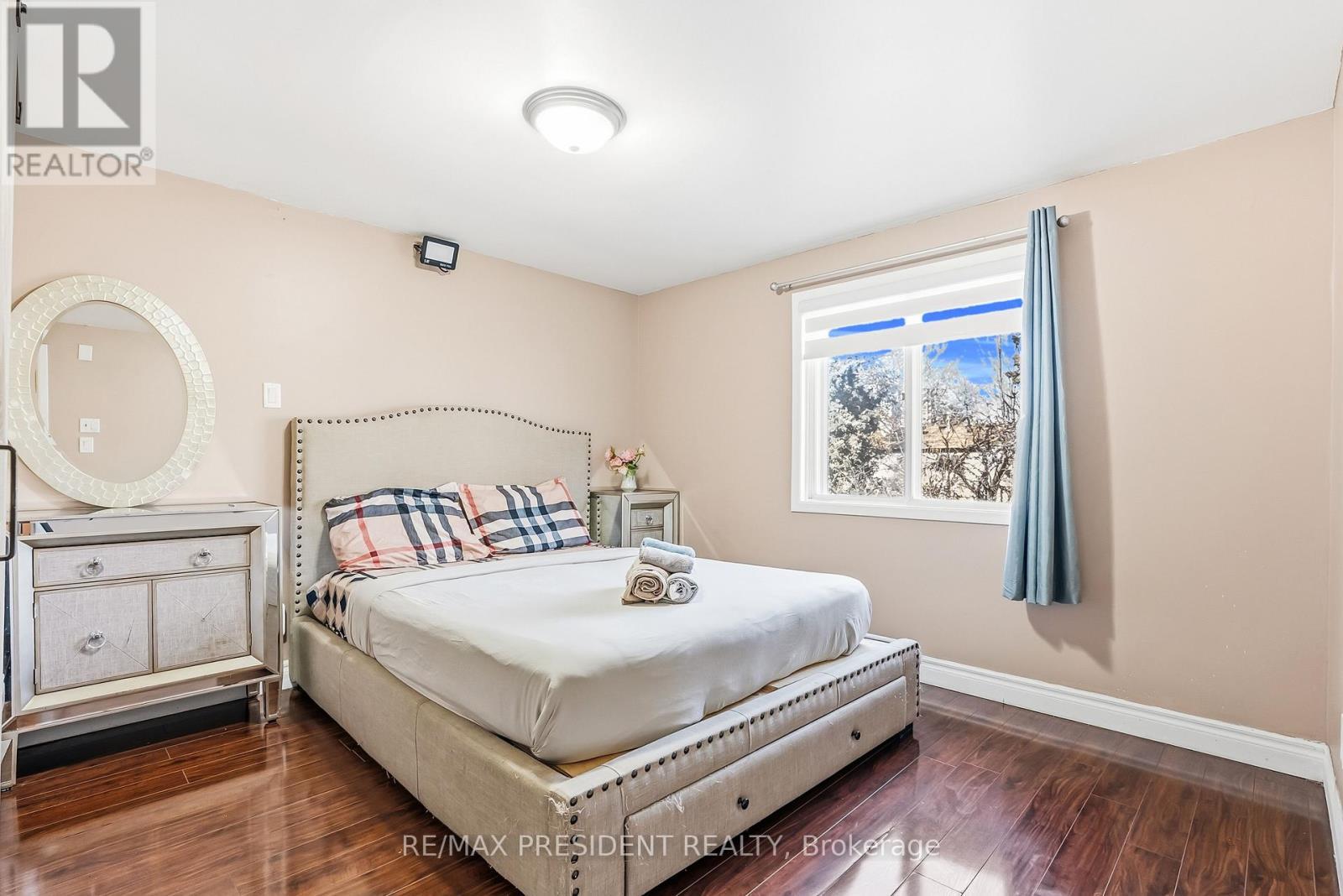 6593 Edenwood Drive, Mississauga, ON - Indoor Photo Showing Bedroom