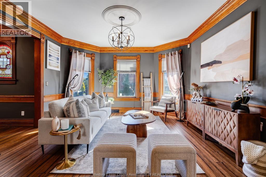 20 Division Street South, Kingsville, ON