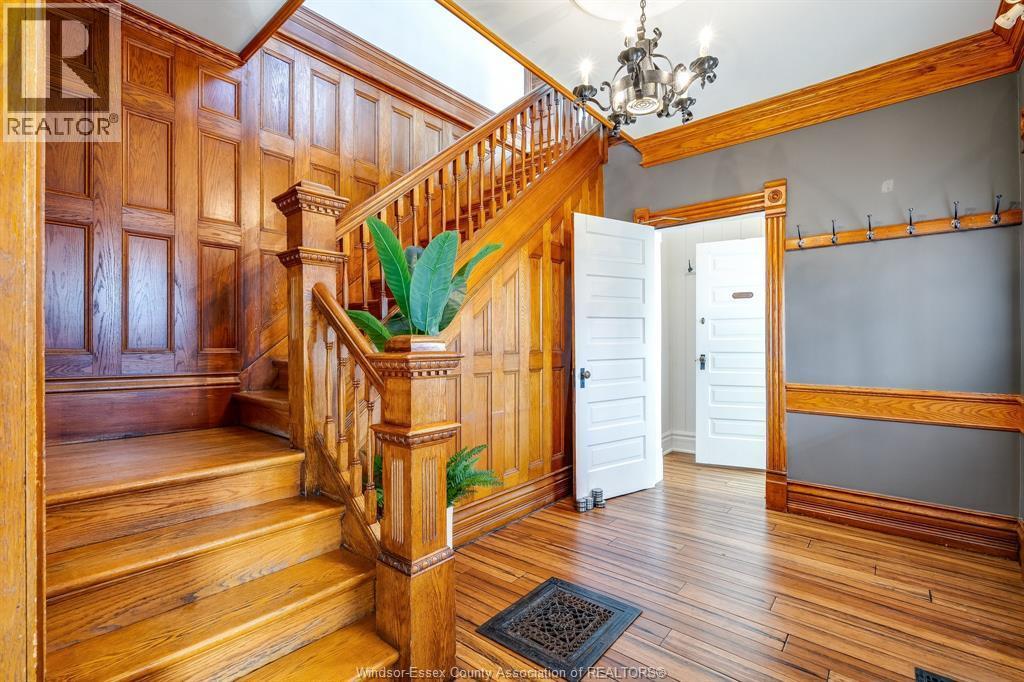 20 Division Street South, Kingsville, ON