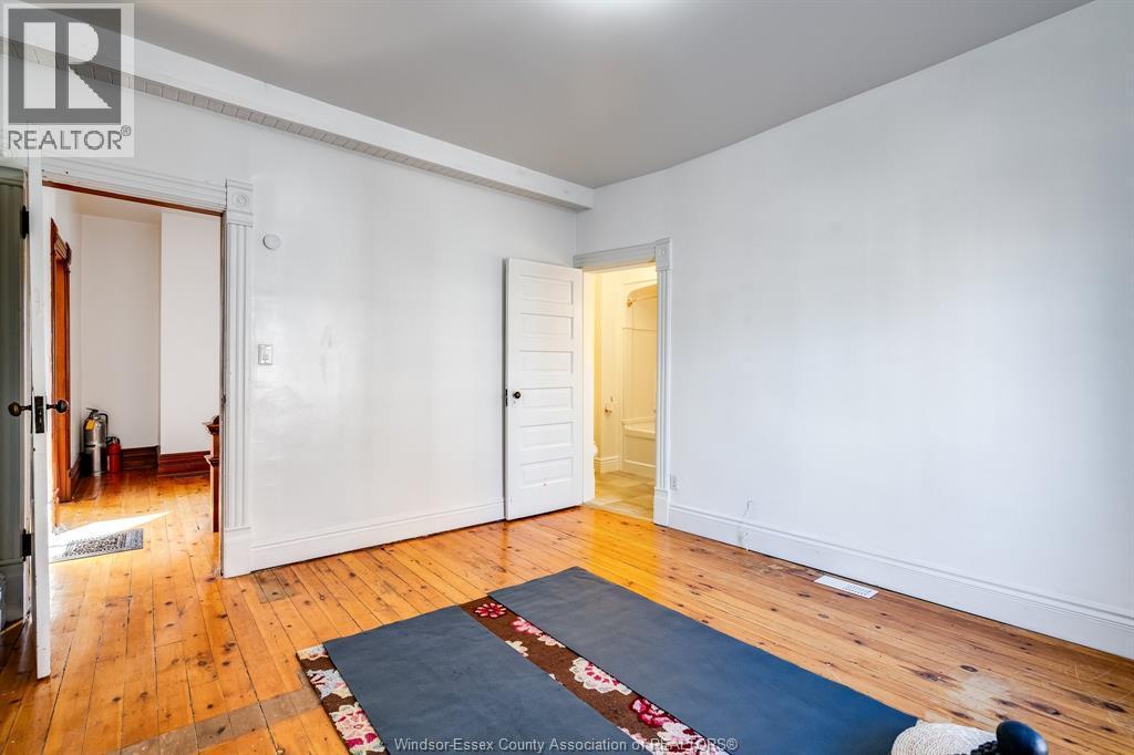 20 Division Street South, Kingsville, ON