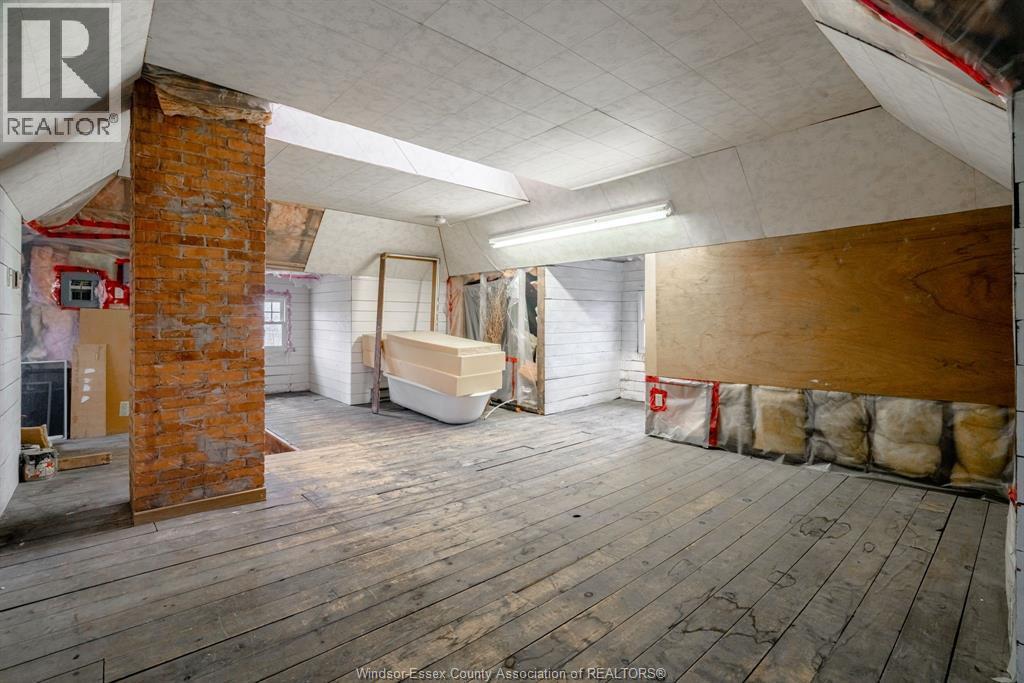 20 Division Street South, Kingsville, ON