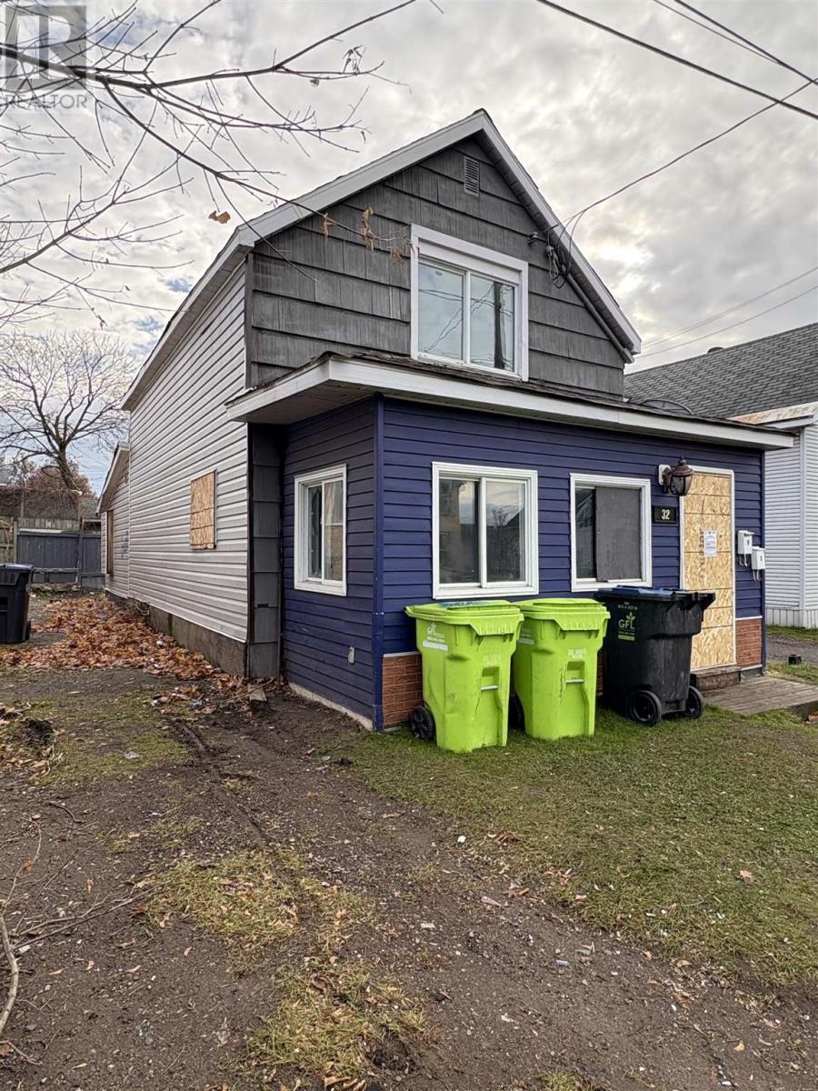 32 Blucher St, Sault Ste. Marie, ON - Outdoor