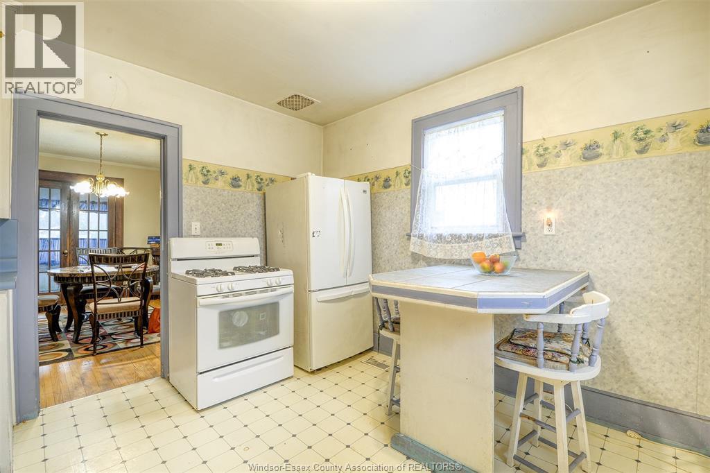 18 Montgomery, Leamington, ON - Indoor Photo Showing Kitchen