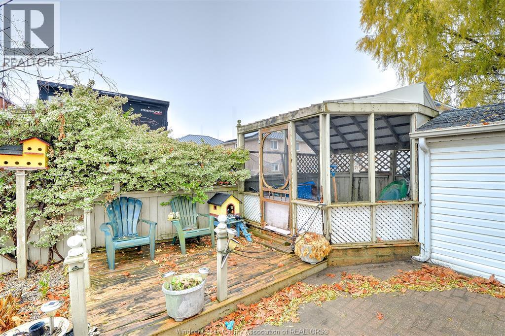 18 Montgomery, Leamington, ON - Outdoor