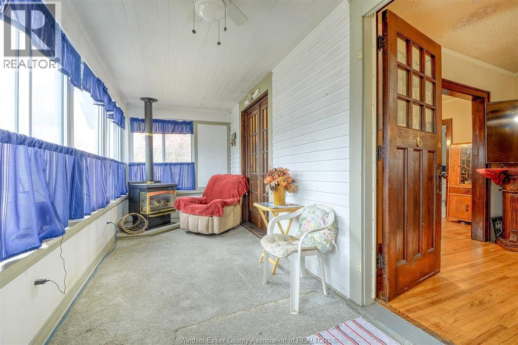 18 Montgomery, Leamington, ON - Indoor