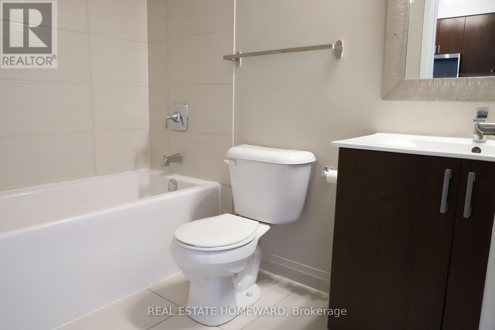 926 - 22 East Haven Drive, Toronto, ON - Indoor Photo Showing Bathroom
