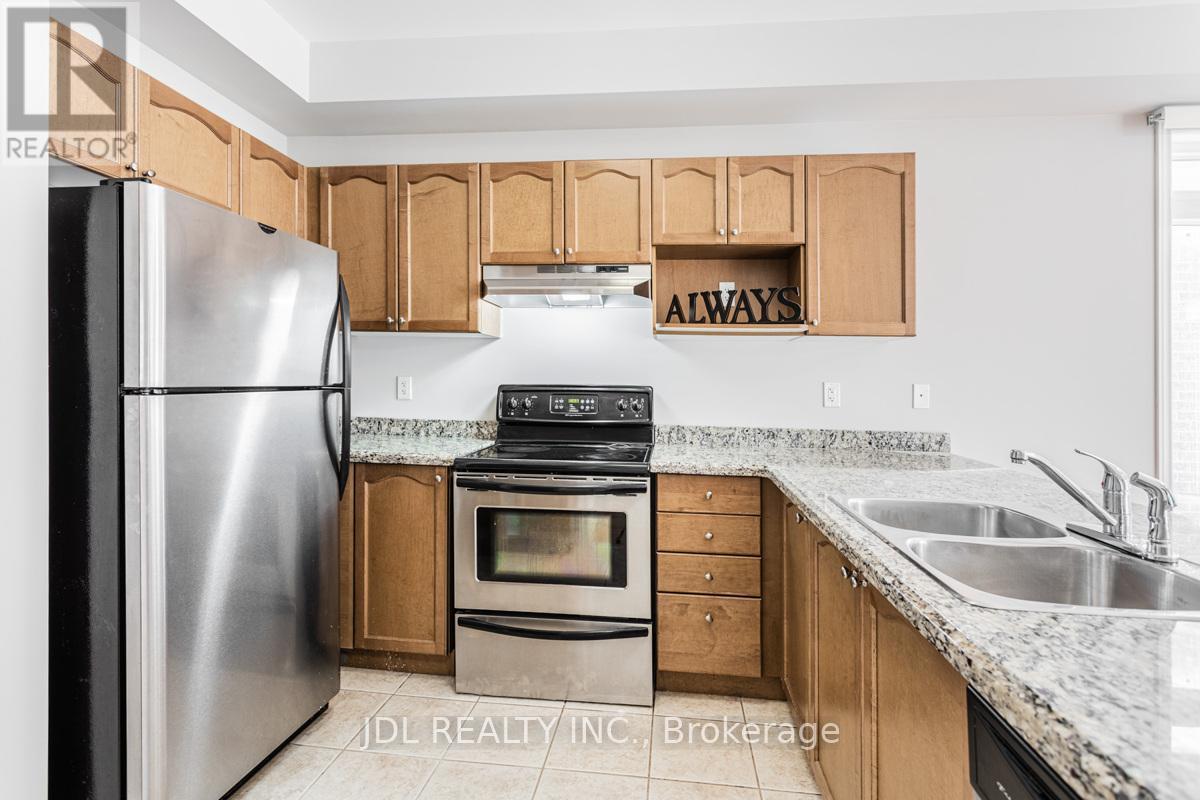 81 Gauguin Avenue, Vaughan, ON - Indoor Photo Showing Kitchen With Double Sink