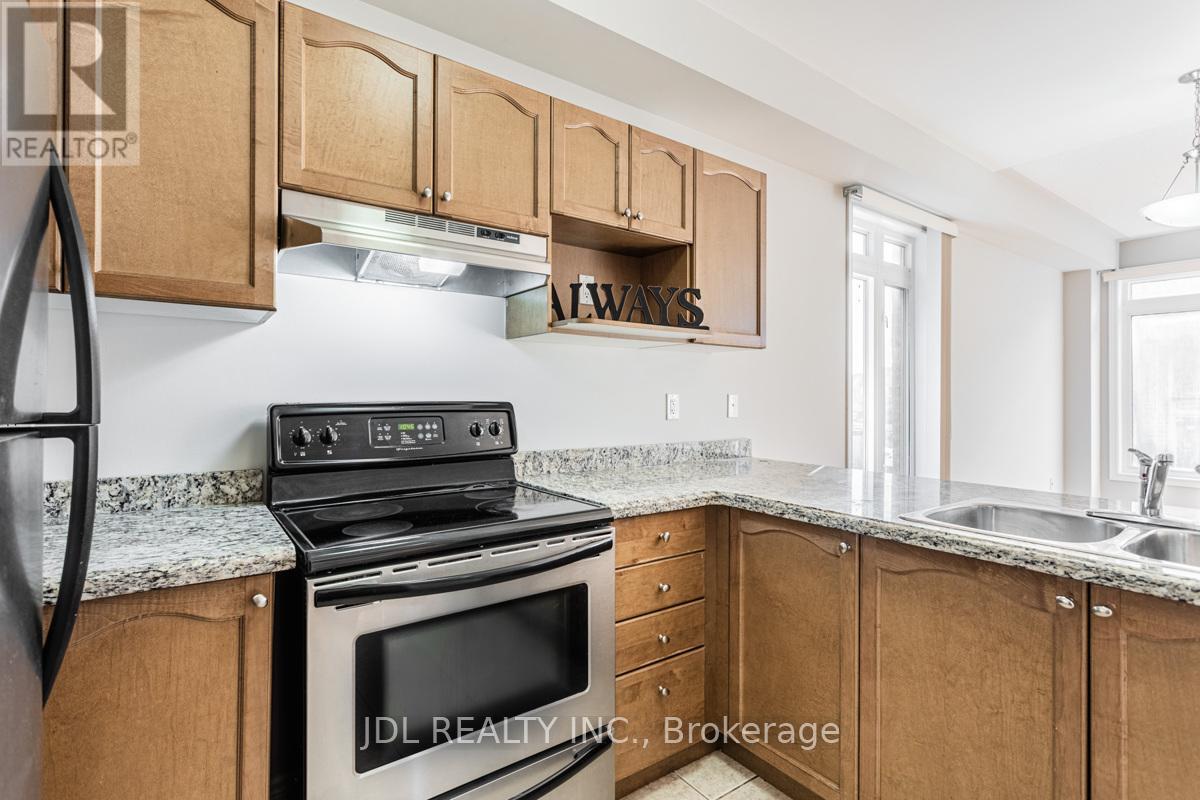 81 Gauguin Avenue, Vaughan, ON - Indoor Photo Showing Kitchen With Double Sink