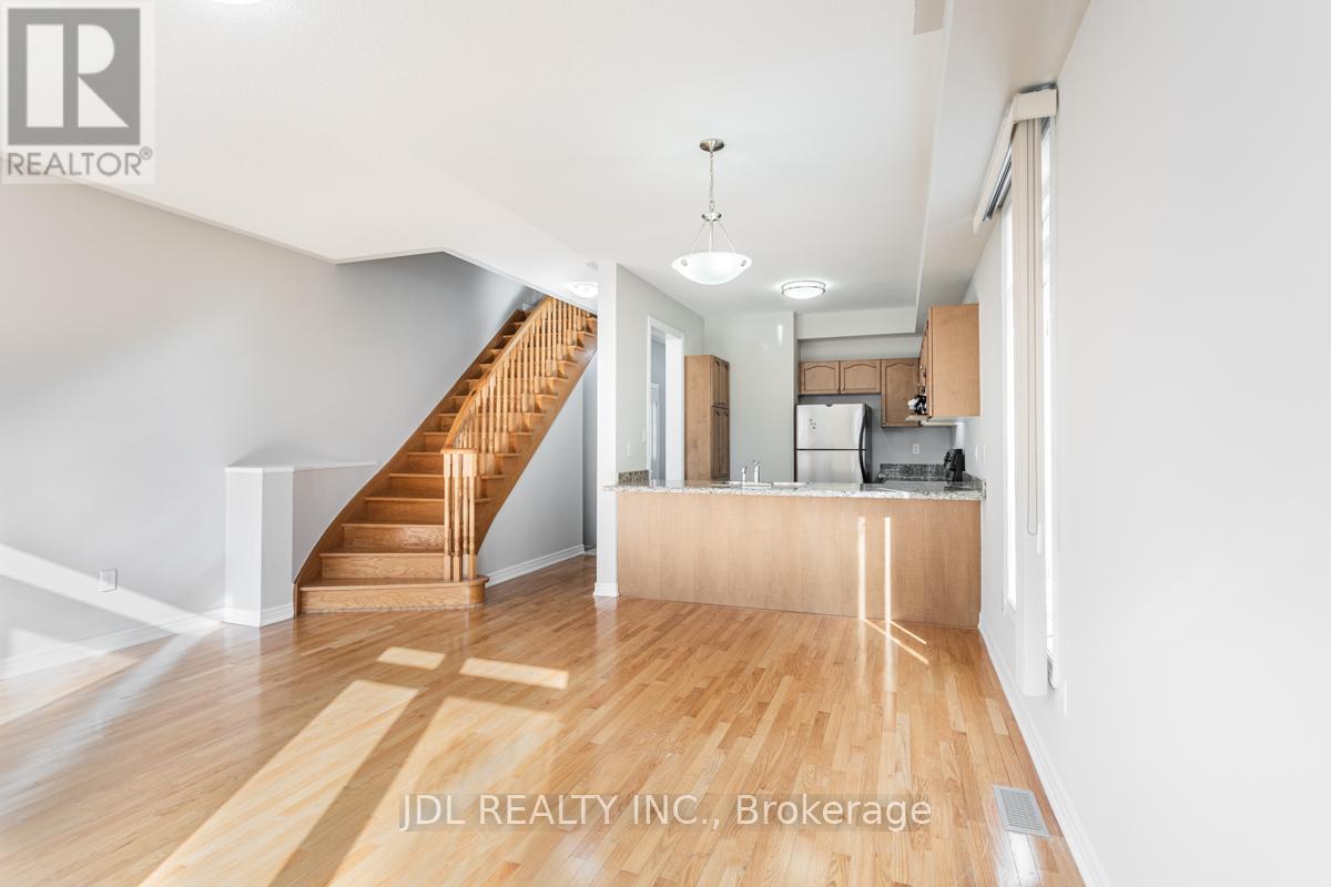 81 Gauguin Avenue, Vaughan, ON - Indoor Photo Showing Kitchen