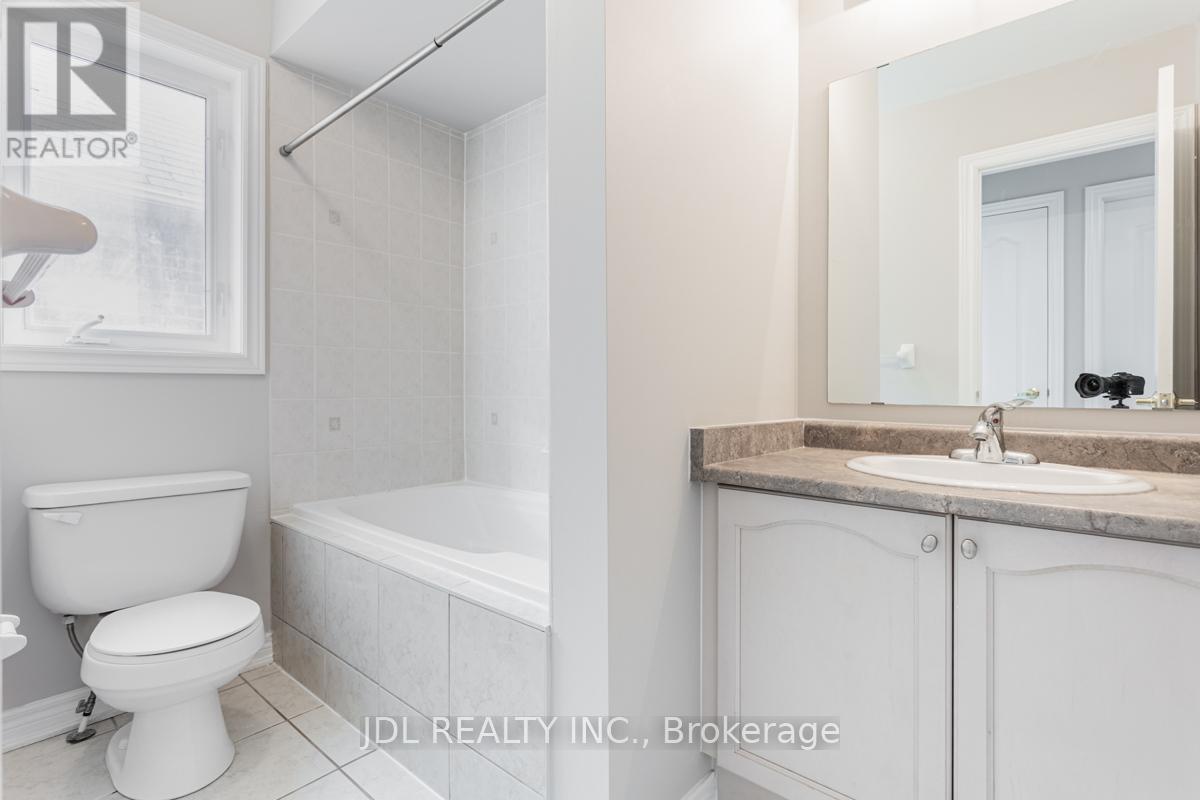 81 Gauguin Avenue, Vaughan, ON - Indoor Photo Showing Bathroom