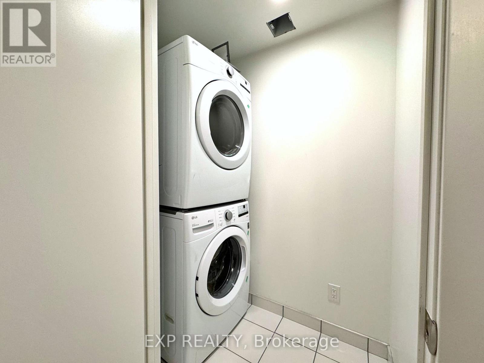 1104 - 8119 Birchmount Road, Markham, ON - Indoor Photo Showing Laundry Room