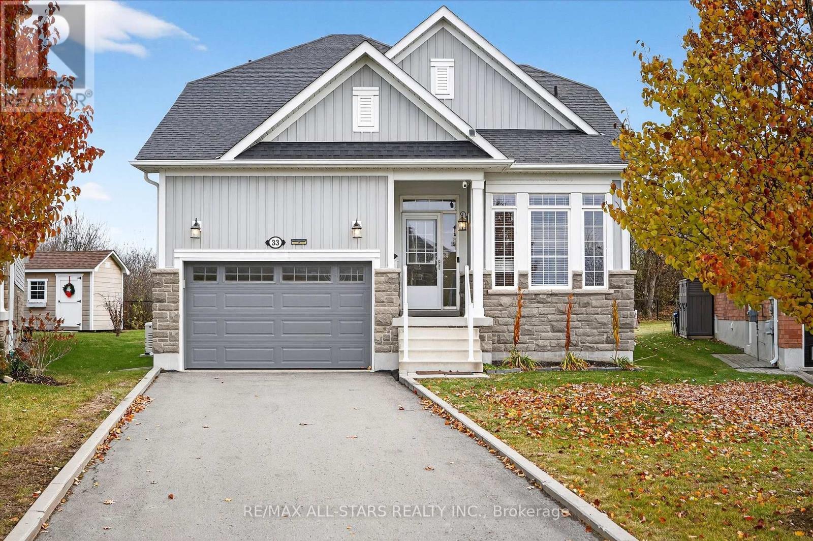 33 Deacon Crescent, Kawartha Lakes (Lindsay), ON - Outdoor With Facade