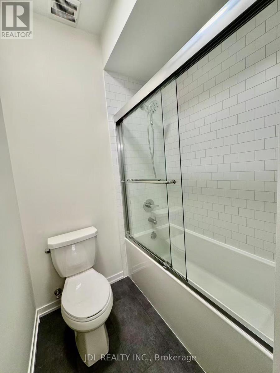 94 Matawin Lane S, Richmond Hill, ON - Indoor Photo Showing Bathroom