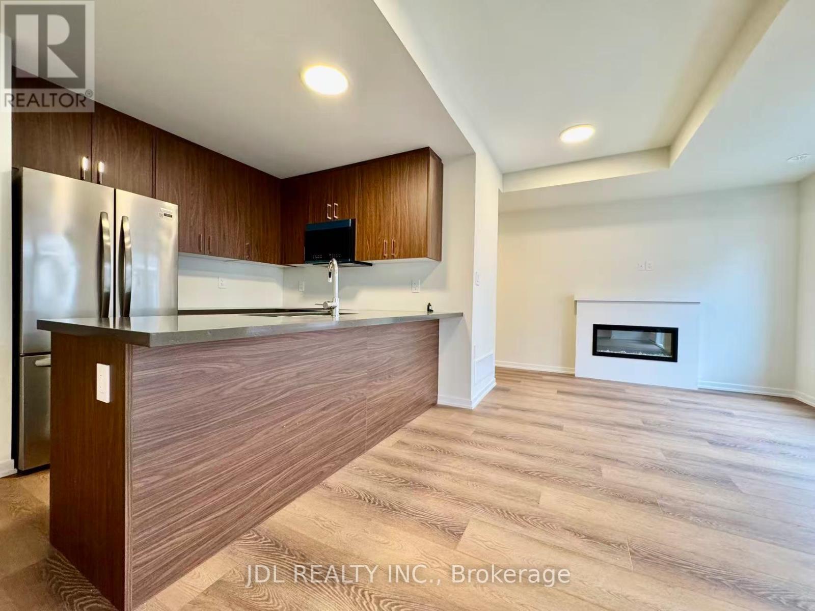 94 Matawin Lane S, Richmond Hill, ON - Indoor With Fireplace