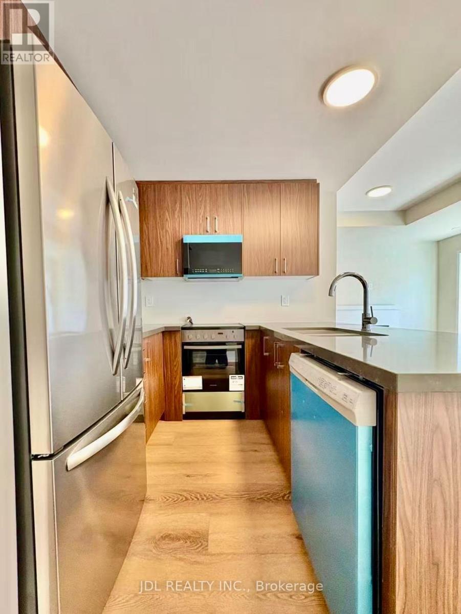 94 Matawin Lane S, Richmond Hill, ON - Indoor Photo Showing Kitchen With Stainless Steel Kitchen