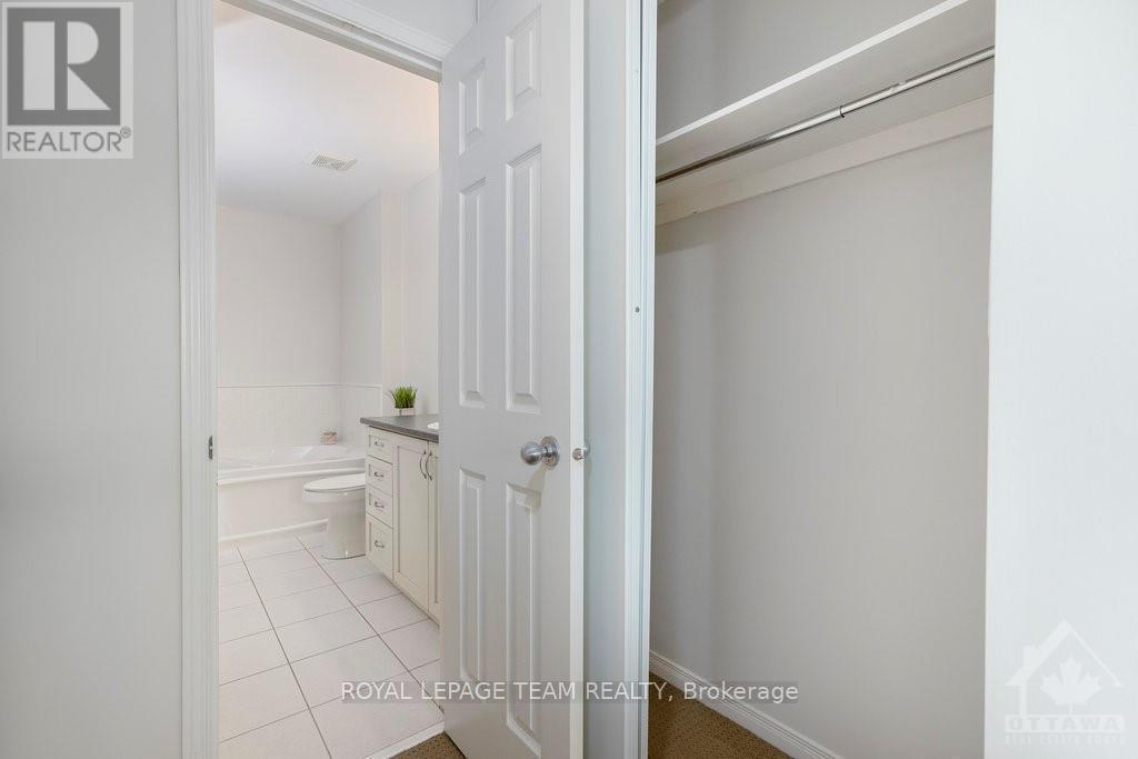 257 Keltie Private, Ottawa, ON - Indoor Photo Showing Bathroom