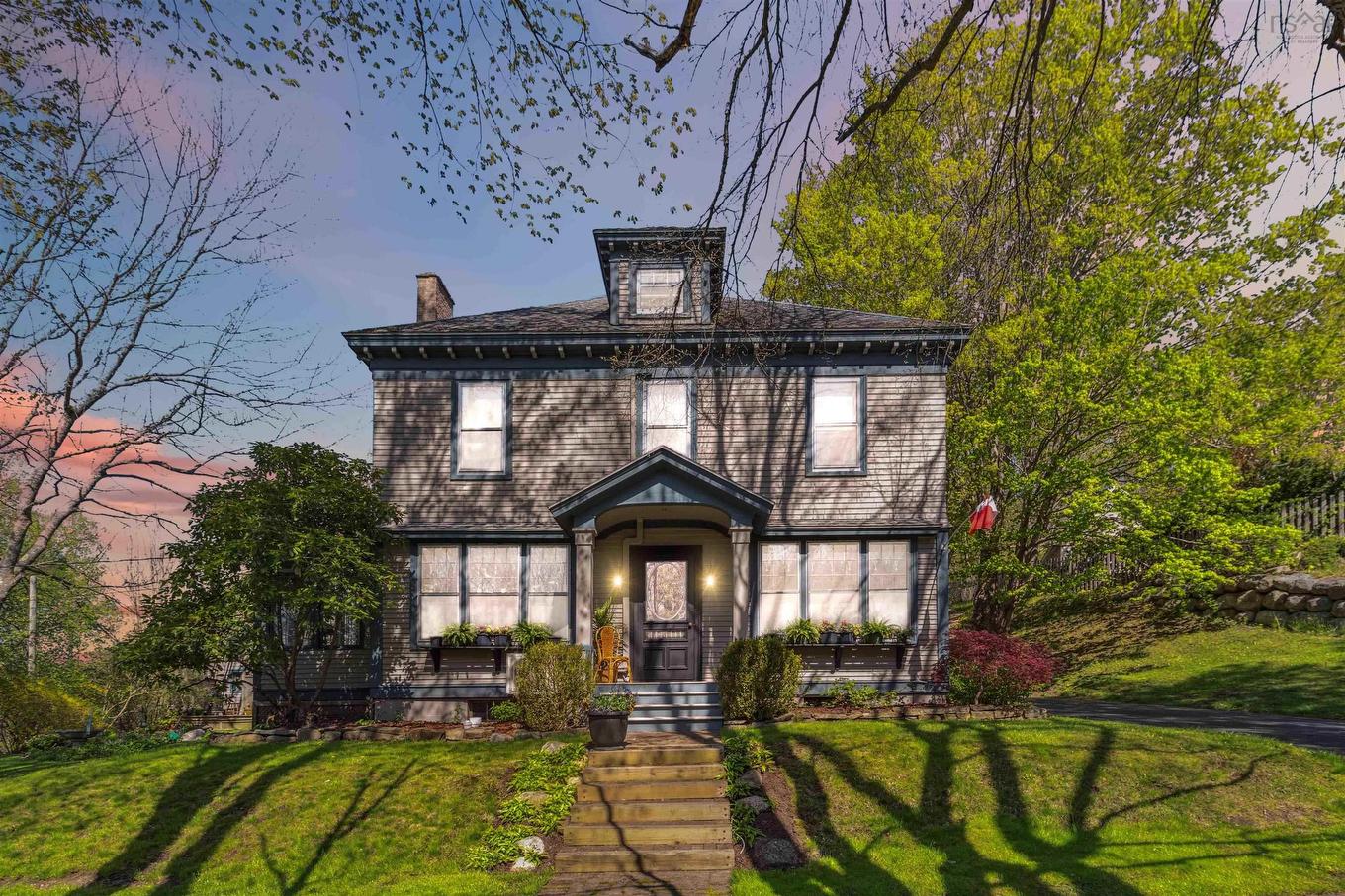 811 Lahave Street, Bridgewater, NS