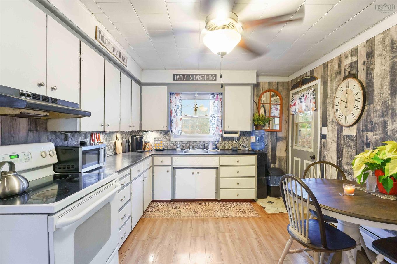 182 Canaan Avenue, Kentville, NS