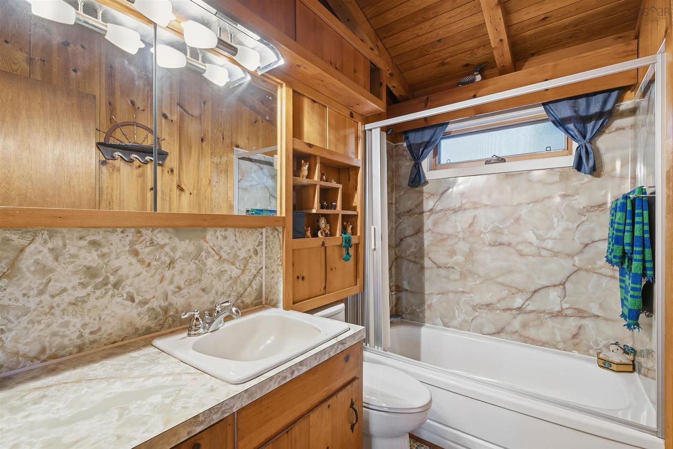 8278 St Margarets Bay Road, Black Point, NS