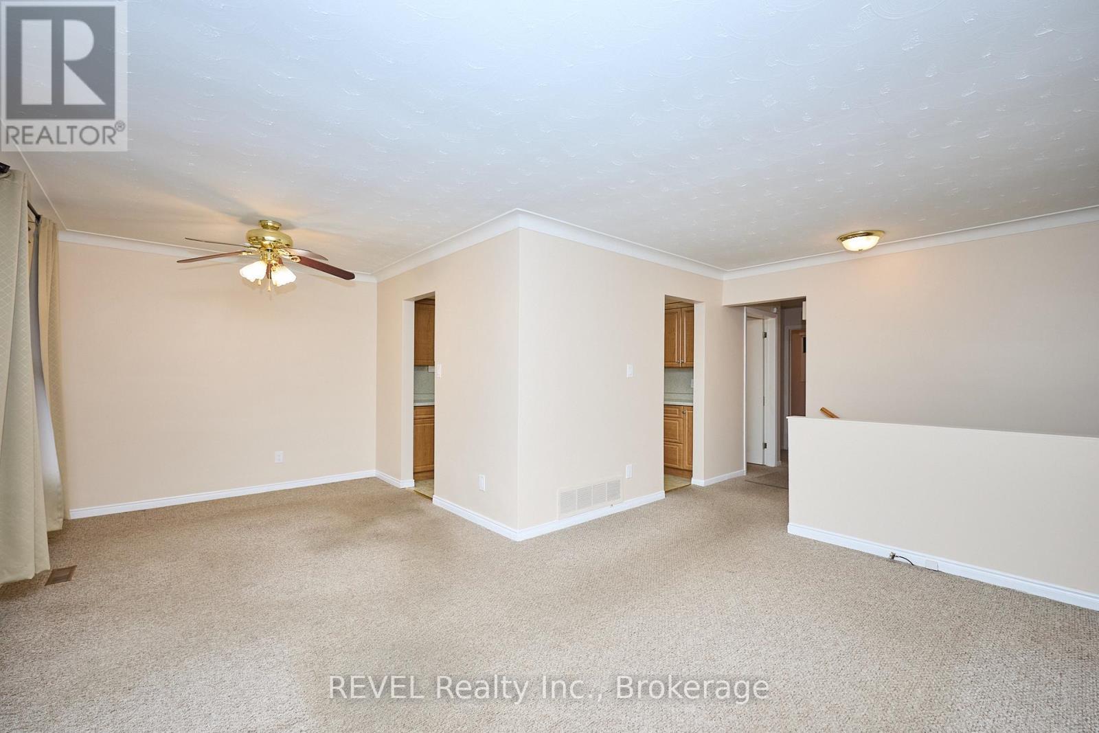 7067 Centennial Street, Niagara Falls (Arad/Fallsview), ON - Indoor Photo Showing Other Room
